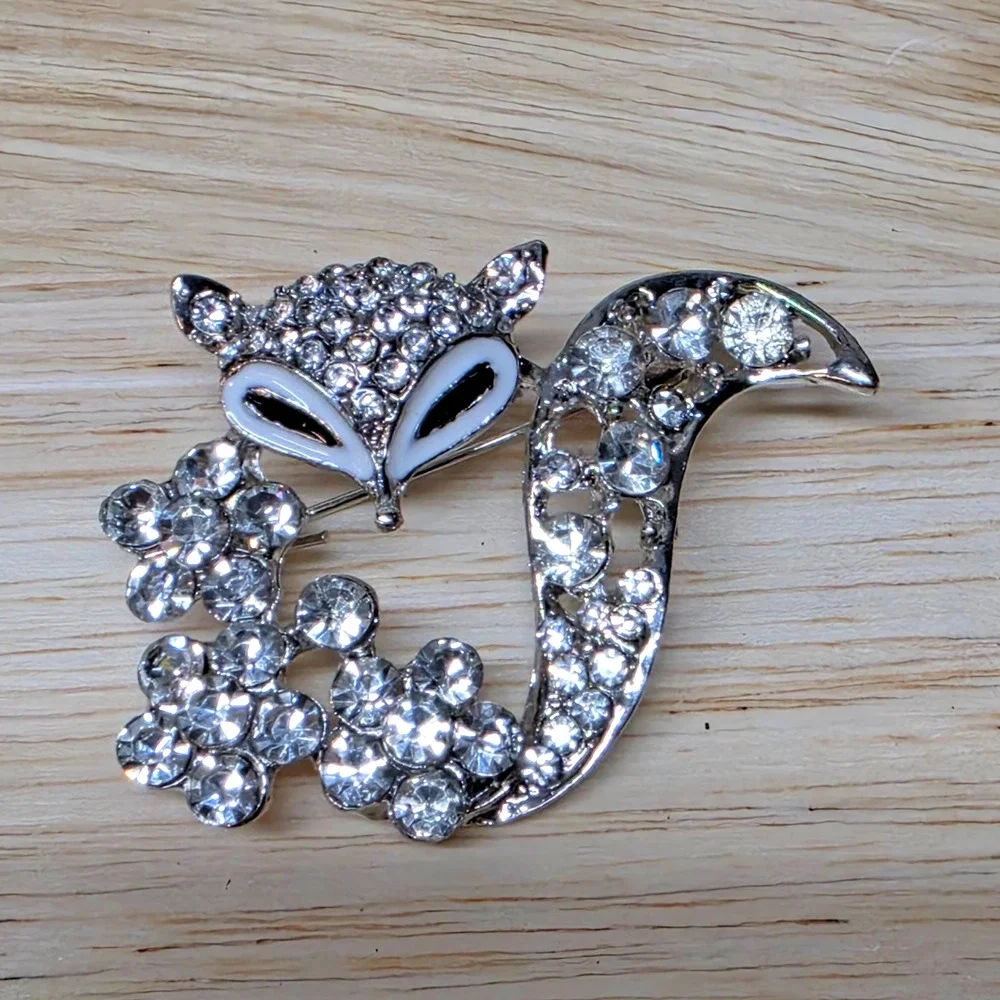 Rhinestone Fox Brooch Silver Tone Crystal Enamel Woodland Animal Pin 2